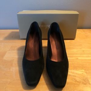 LIKE NEW Easy Spirit Black Suede Heels